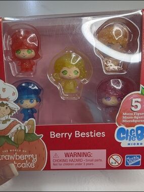 The World Of Strawberry Shortcake 1.5" CheeBee Micro Berry Besties NIB